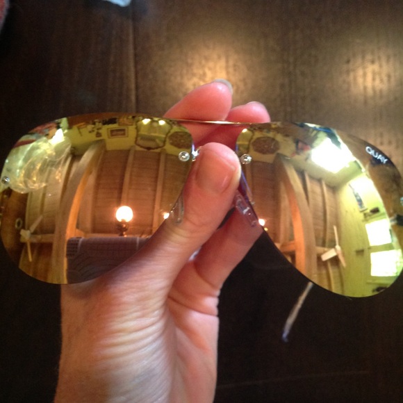SOOOLD NEW! QUAY Rose goldMUSE mirrored sunnies💕 - Picture 2 of 6